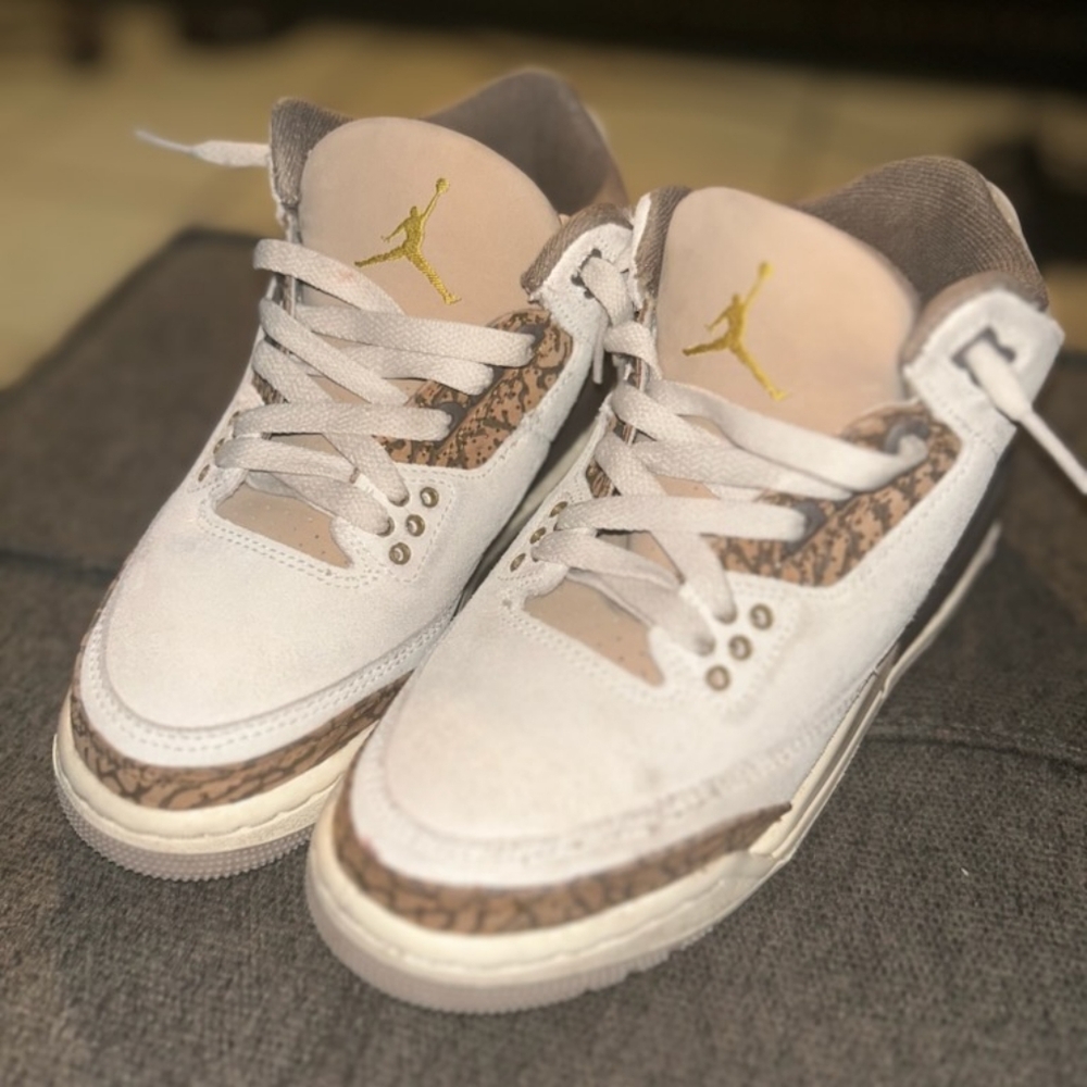 Jordan Kids Shoes in White and Gold
